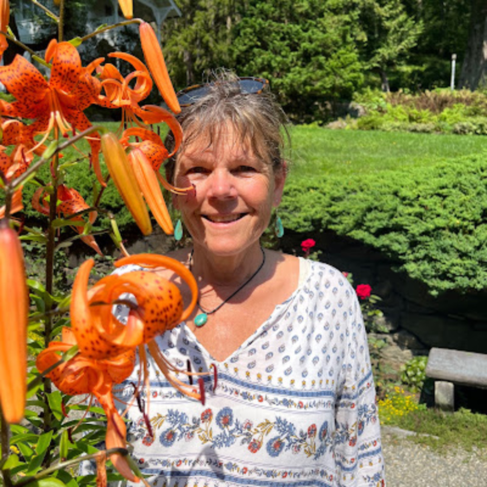 Meet your Posher, Suzanne